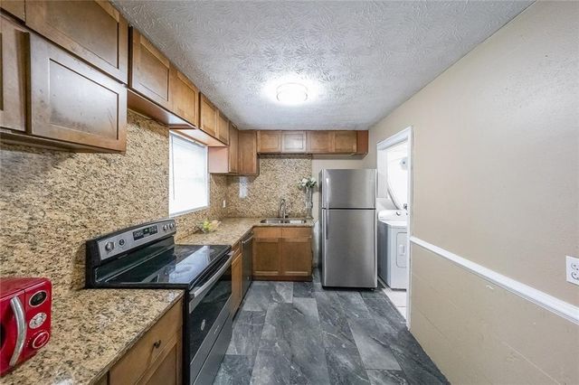400 Winding River Drive E, Atlanta, GA 30350