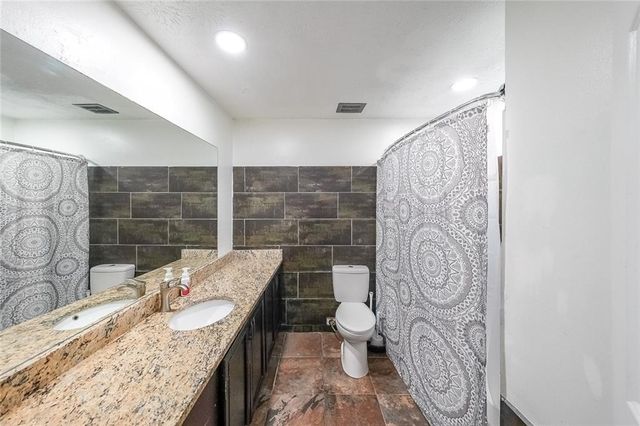 400 Winding River Drive E, Atlanta, GA 30350