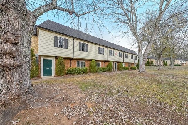 400 Winding River Drive E, Atlanta, GA 30350