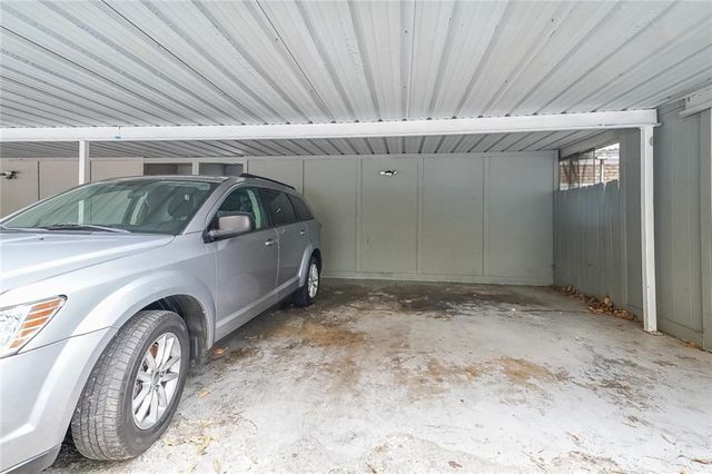 400 Winding River Drive E, Atlanta, GA 30350