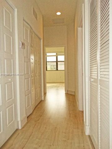 754 NE 191st Ter, Miami, FL 33179