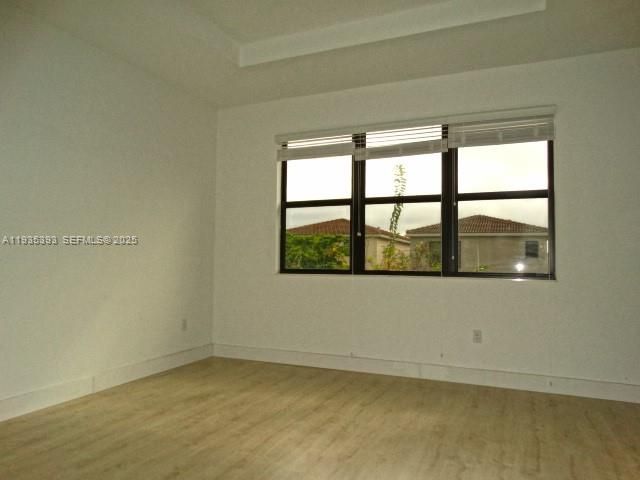 754 NE 191st Ter, Miami, FL 33179