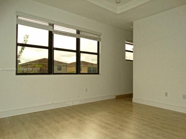 754 NE 191st Ter, Miami, FL 33179