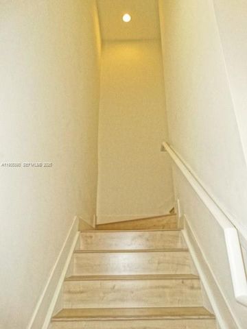 754 NE 191st Ter, Miami, FL 33179