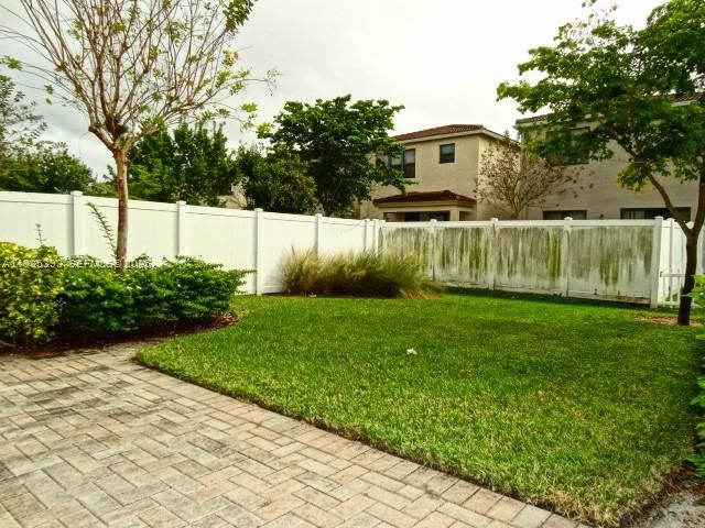 754 NE 191st Ter, Miami, FL 33179