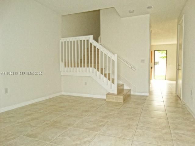 754 NE 191st Ter, Miami, FL 33179