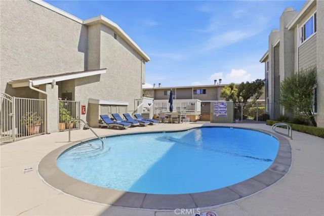 609 Meyer Lane 11, Redondo Beach, CA 90278