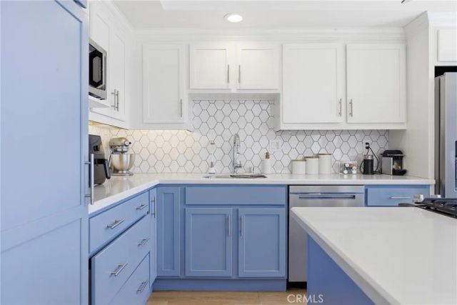 609 Meyer Lane 11, Redondo Beach, CA 90278
