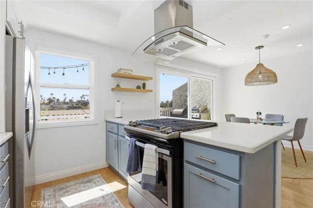 609 Meyer Lane 11, Redondo Beach, CA 90278
