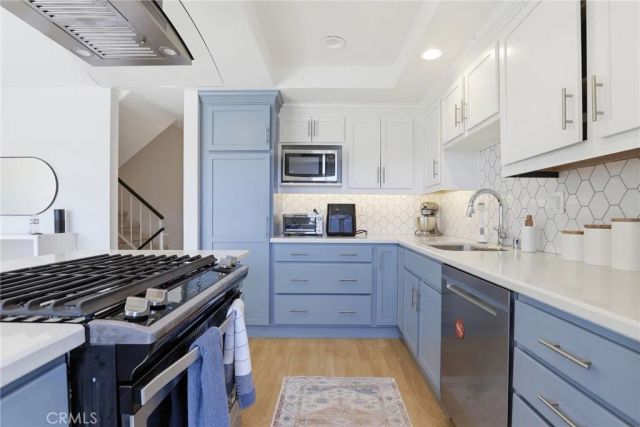 609 Meyer Lane 11, Redondo Beach, CA 90278