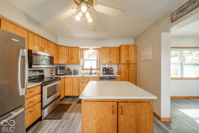 9815 S 300 W, Pendleton, IN 46064