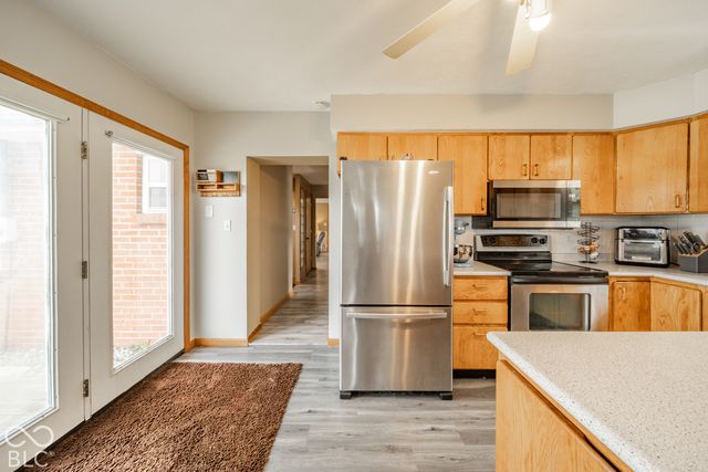 9815 S 300 W, Pendleton, IN 46064