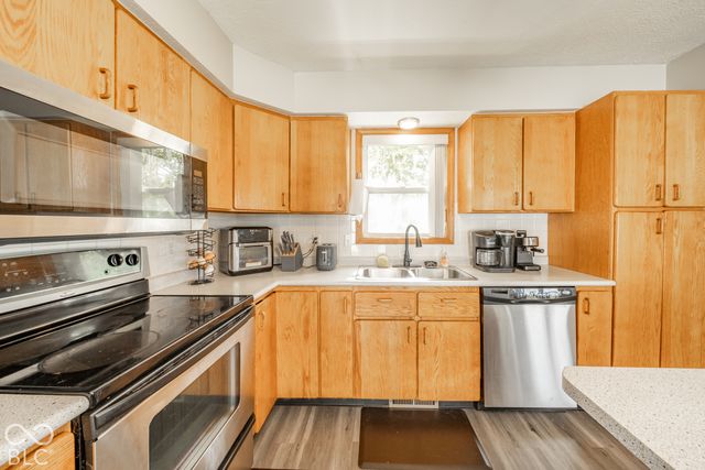 9815 S 300 W, Pendleton, IN 46064
