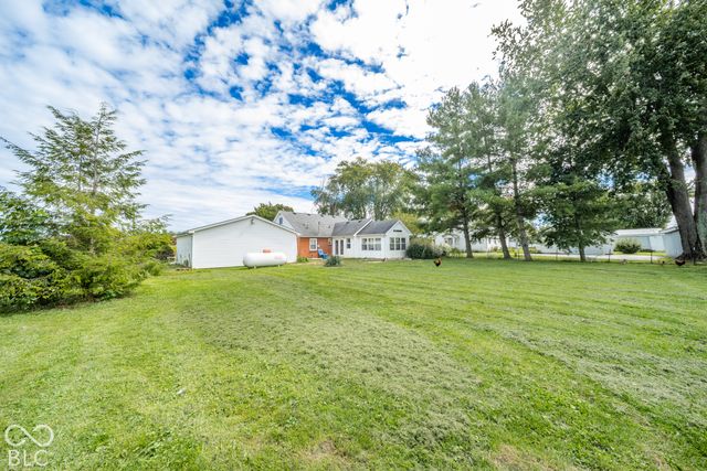 9815 S 300 W, Pendleton, IN 46064