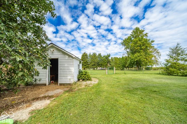 9815 S 300 W, Pendleton, IN 46064