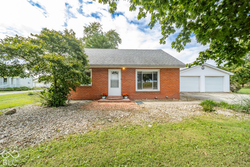 9815 S 300 W, Pendleton, IN 46064