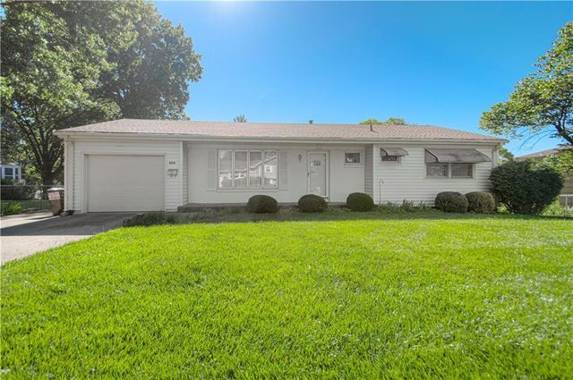 6313 N Michigan Avenue, Gladstone, MO 64118