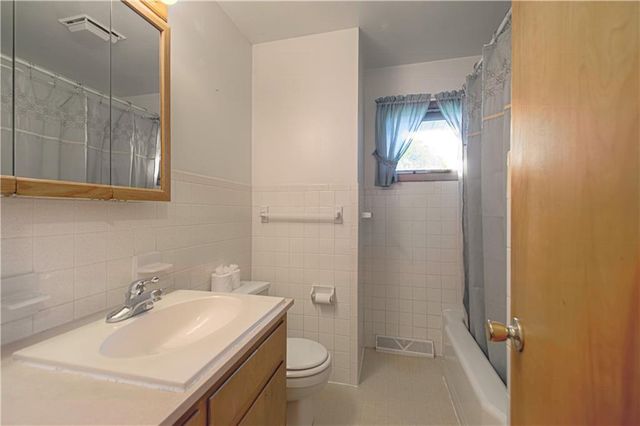 6313 N Michigan Avenue, Gladstone, MO 64118