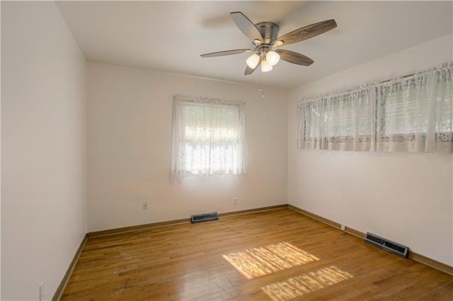 6313 N Michigan Avenue, Gladstone, MO 64118