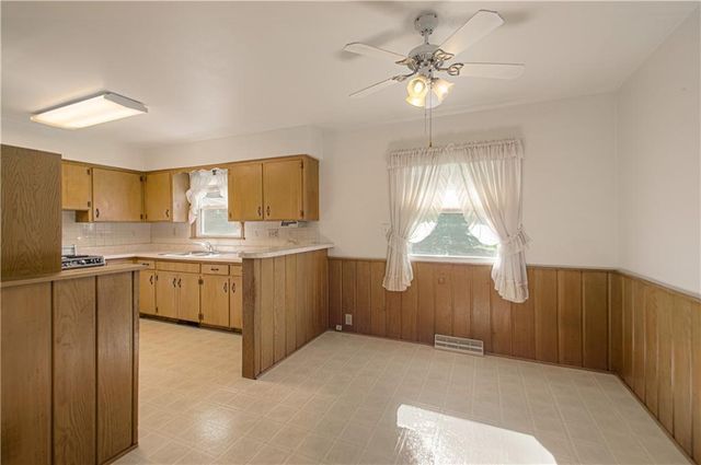 6313 N Michigan Avenue, Gladstone, MO 64118