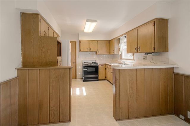 6313 N Michigan Avenue, Gladstone, MO 64118