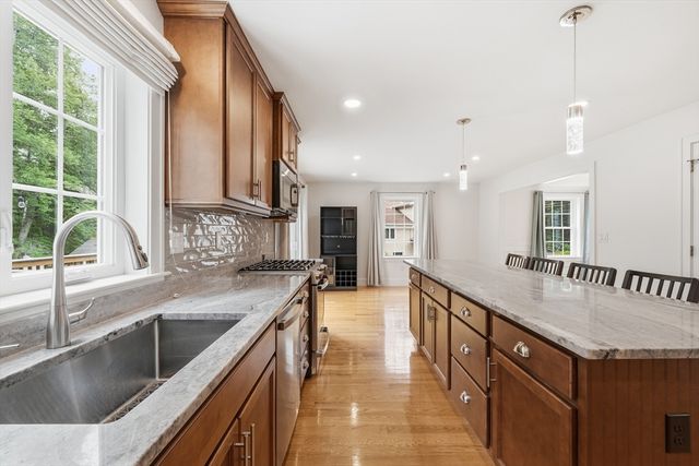 25 Fourth Ave, Billerica, MA 01821