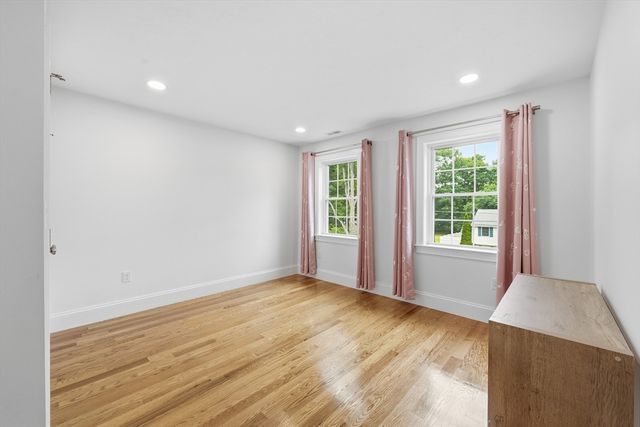 25 Fourth Ave, Billerica, MA 01821