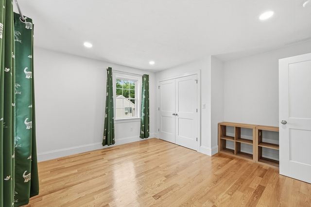 25 Fourth Ave, Billerica, MA 01821