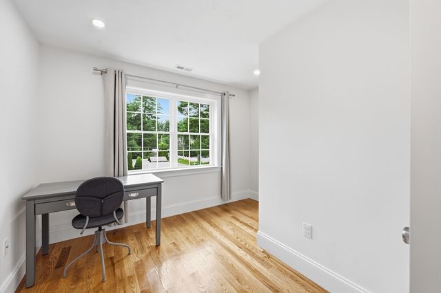 25 Fourth Ave, Billerica, MA 01821