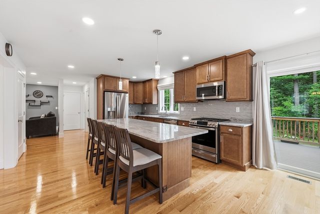 25 Fourth Ave, Billerica, MA 01821