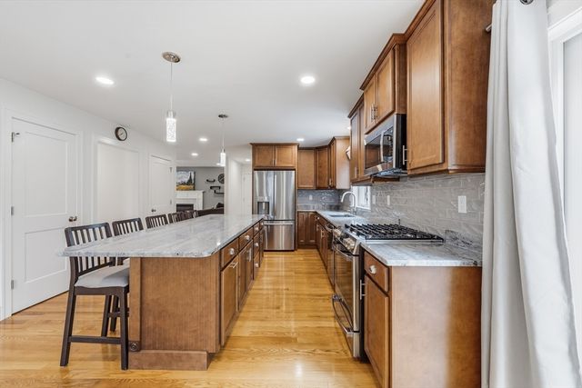 25 Fourth Ave, Billerica, MA 01821