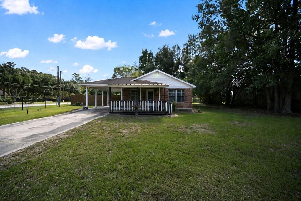 220 N William Barnett Avenue, Cleveland, TX 77327