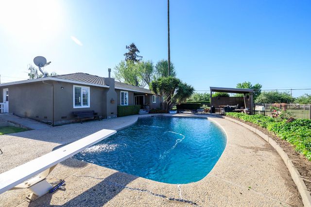 29209 Orange Ave, Escalon, CA 95320