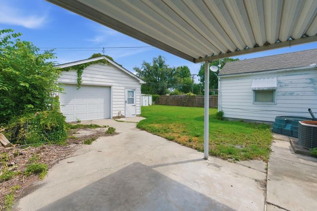 2234 E Rivera, Wichita, KS 67211