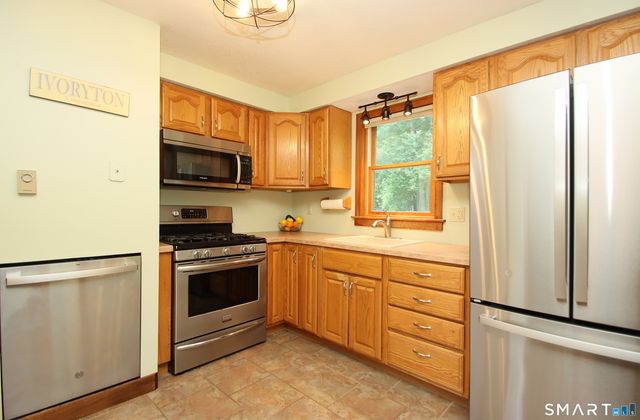58 Lynn Road, Essex, CT 06442