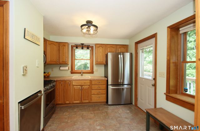 58 Lynn Road, Essex, CT 06442