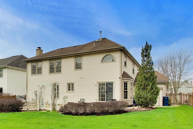 135 Corsaire Lane, Schaumburg, IL 60173