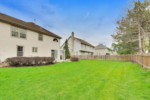 135 Corsaire Lane, Schaumburg, IL 60173