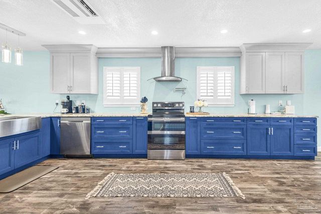 4141 Stringfield Dr, Pensacola, FL 32503