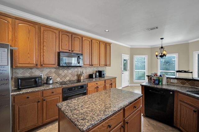 940 Mallory Drive, Waxahachie, TX 75167