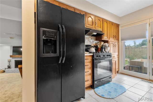952 Bridgeport Drive, Ballwin, MO 63011