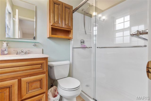 952 Bridgeport Drive, Ballwin, MO 63011