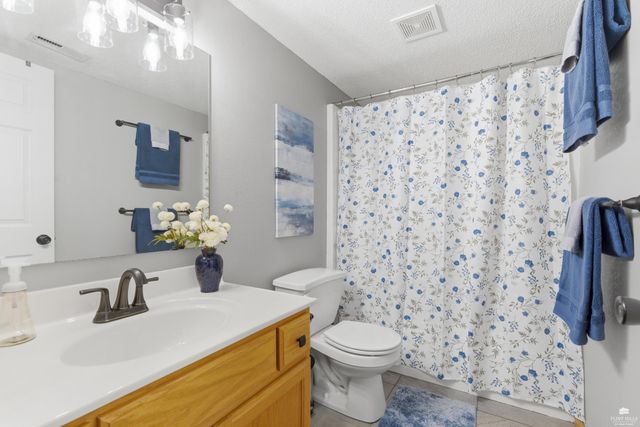 1812 Kingwood Drive, Manhattan, KS 66502