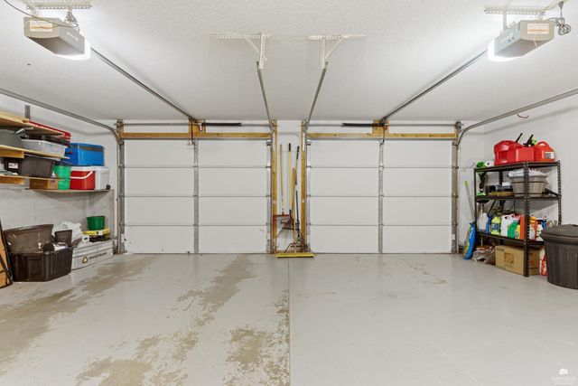 1812 Kingwood Drive, Manhattan, KS 66502