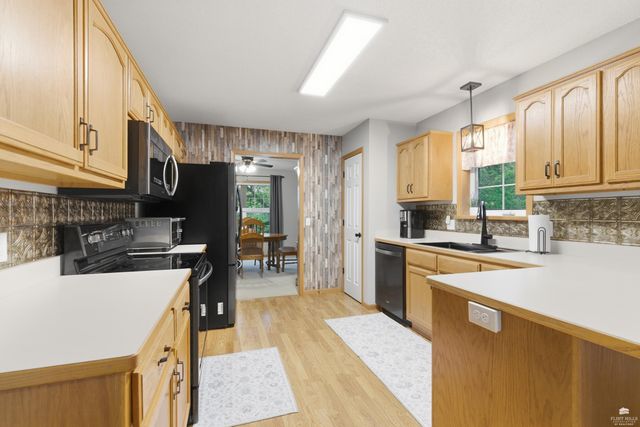 1812 Kingwood Drive, Manhattan, KS 66502