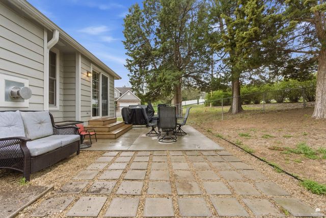 1812 Kingwood Drive, Manhattan, KS 66502