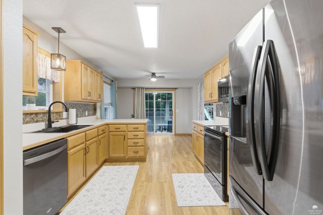 1812 Kingwood Drive, Manhattan, KS 66502