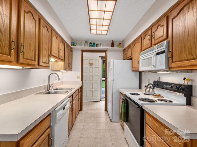 3541 Willow Creek Road, Hendersonville, NC 28739
