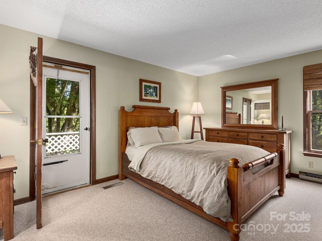 3541 Willow Creek Road, Hendersonville, NC 28739