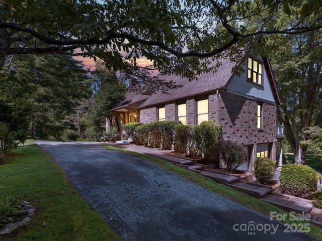 3541 Willow Creek Road, Hendersonville, NC 28739